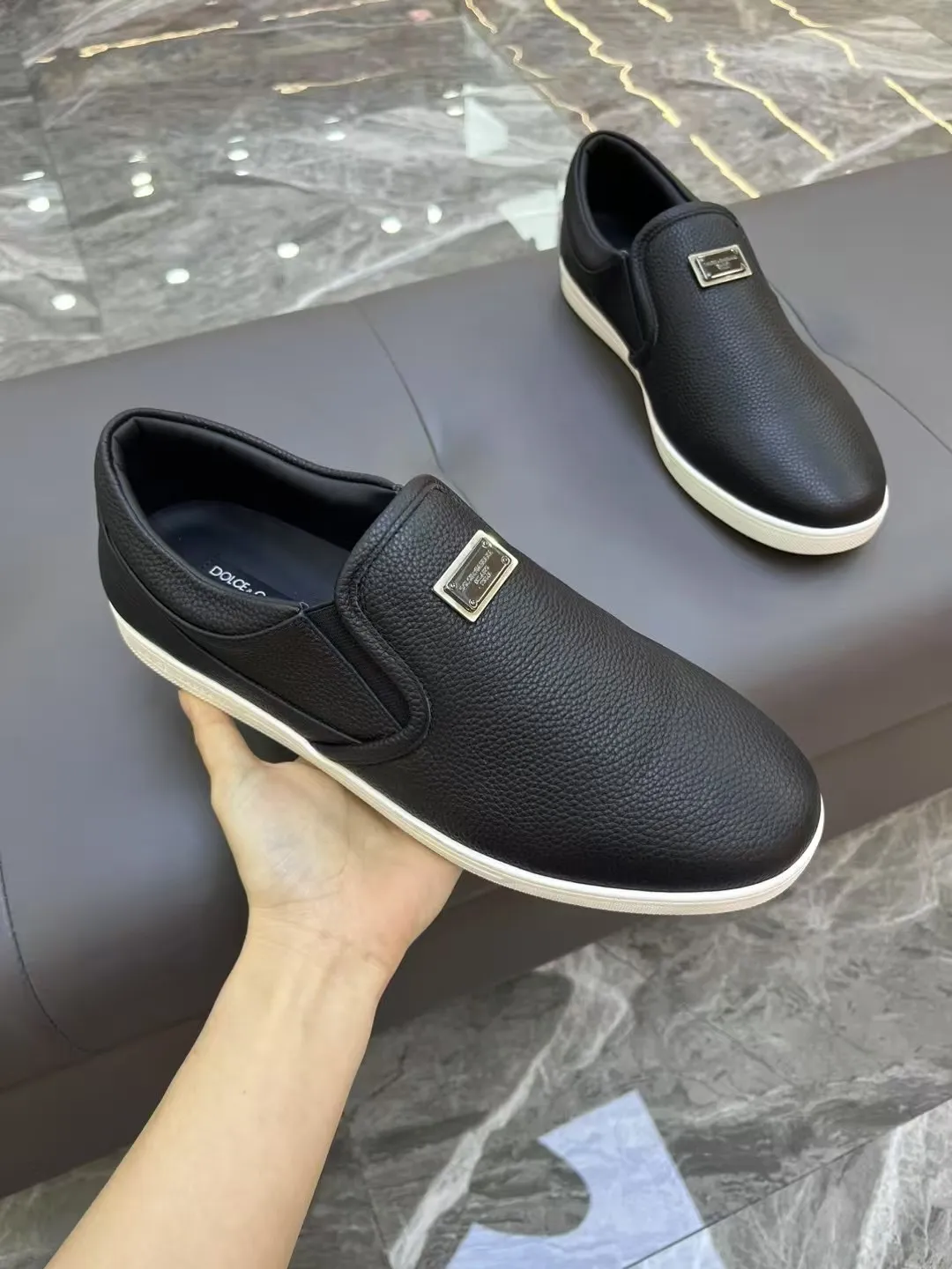 Men's Men's Shoes 💰400 [New Style] 🐝🐝DG men's calfskin sneakers Portofino Yacht shoes, simple and versatile design, unique saddle leather soles. The Dolce &G logo rear wing is the icing on the cake. Imported cowhide + rubber outsole Size: 39-44 (customized at 38.45)